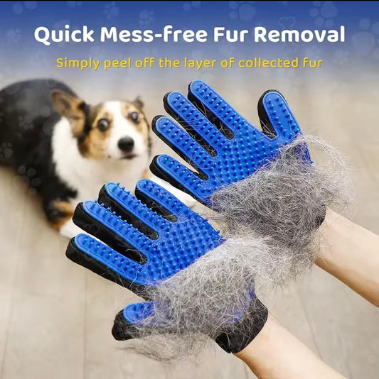 Pet grooming glove with collected fur 